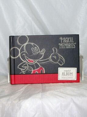 Hallmark: Magical Memories Snapshot Album Mickey
